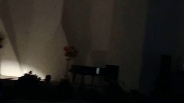 День опять погас