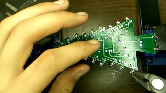 Soldering an AMAZON Christmas Tree Project & Learning More of Electronics смотреть онлайн