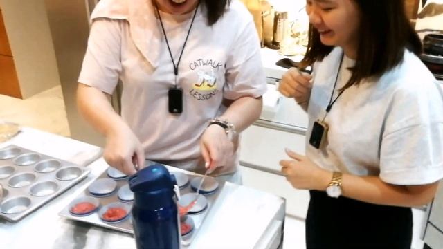 Baking Red Velvet Cupcakes With Girlfriends! | Tutorial| Vlogmas Day 13 | Mommy Me'an