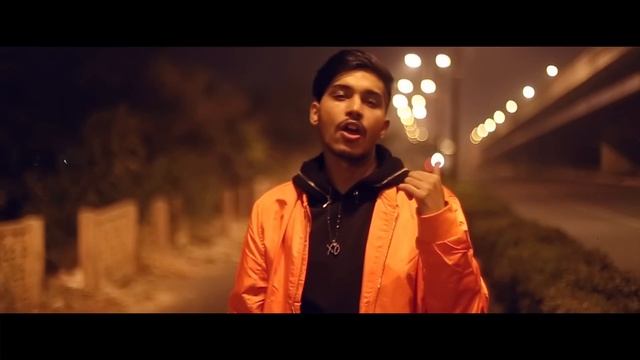 AAKARSHIT - SARFIRA | 2018 | (Official Music Video) (prod.NEON) смотреть онлайн