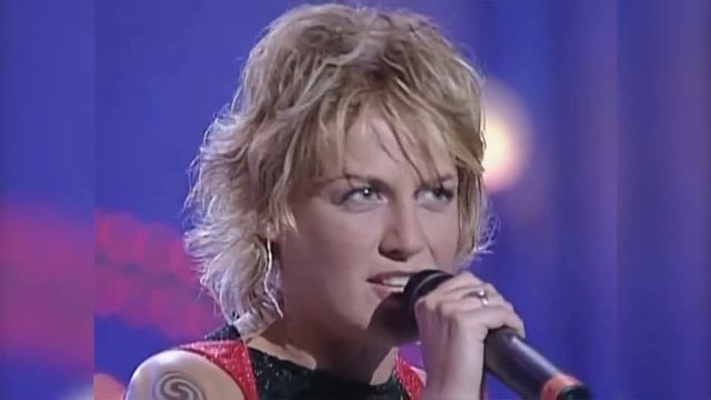 Luciano Pavarotti & Irene Grandi - Guarda Che Luna (HerStory 2000)