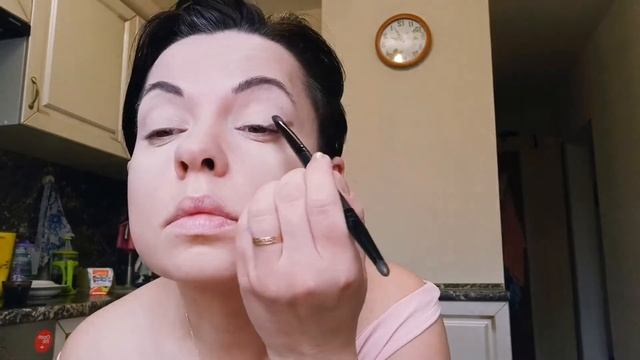 Дерзкий весенний макияж смотреть онлайн