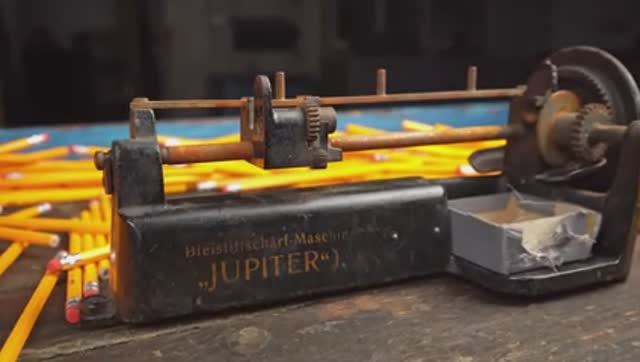 Реставрация и восстановление механической точилки для карандашей 1890 года!!!