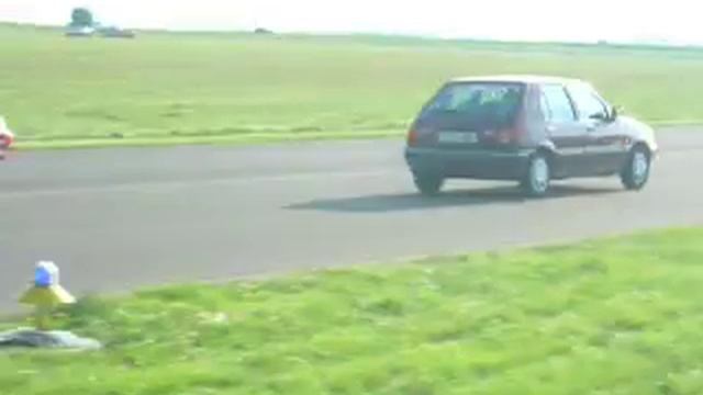 Fiesta vs. Mondeo V6 смотреть онлайн