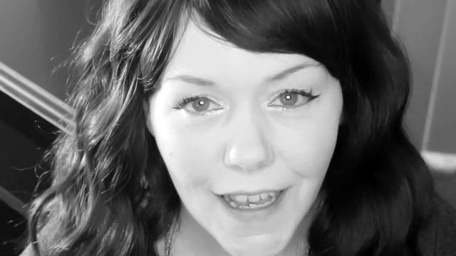 HOW TO DISTRESS LAMINATE FURNITURE | HOW TO PAINT AND DISTRESS CHALK PAINTED LAMINATE FURNITURE смотреть онлайн