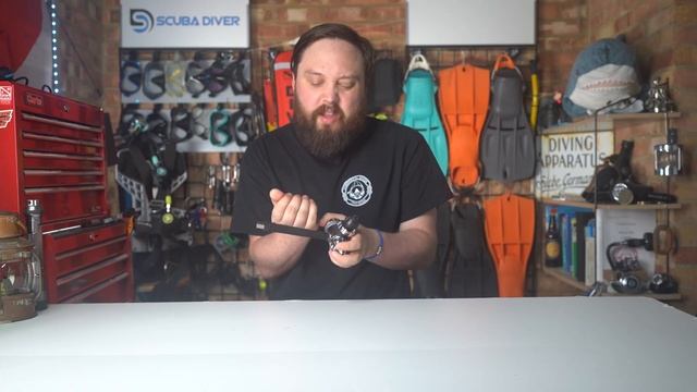 Do Dive Compasses Work All Over the World? #askmark #scuba смотреть онлайн