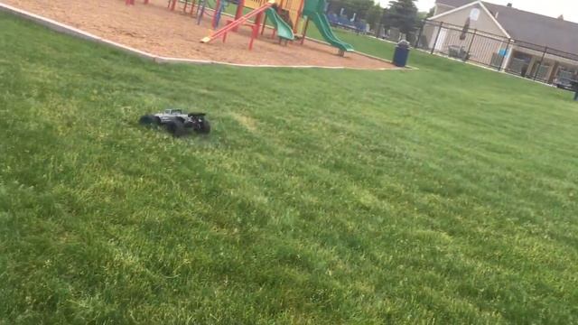 Bashing & Crashing the Arrma Outcast смотреть онлайн