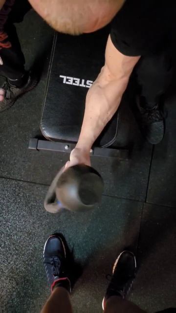 Укрепление кисти. Переворот гири на весу #гиря #армрестлинг смотреть онлайн