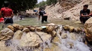 🏊🏻♀️Entertainment for village children.Peren's family went to the river to swim on a hot summer da