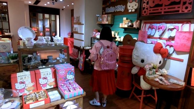 HELLO KITTY RED SAKURA SOUVENIR SHOP IN TAIPEO❤️ смотреть онлайн