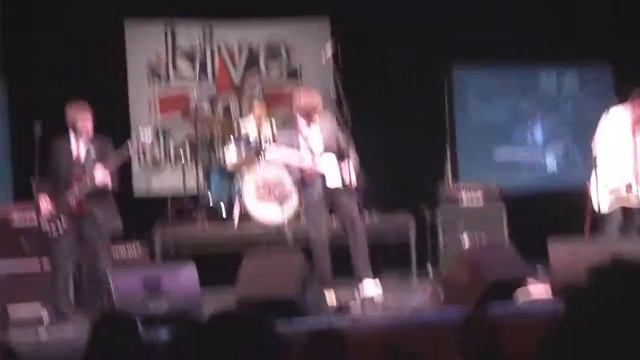 The Ends - Karma Chameleon/1000 (Live at The Townsgate Theatre) (2010) смотреть онлайн