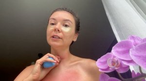 Массаж груди с банкой #самомассаж#гормонысчасть #омоложение #женскаягрудь #грудь #банка #массаж