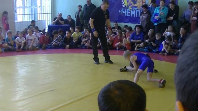 Борцовского клуб ЛЕВ - 17-й Традиционный Новогодний турнир по вольной борьбе, Токмак, 2017 год ч. смотреть онлайн