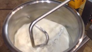 Машина тестомесильная малогабаритная типа МТМ 65МНА МН1,5