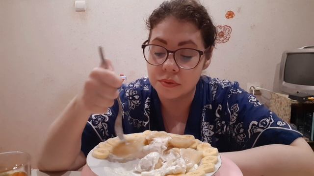 Мукбанг Вареники с Творогом/Отвечаю на вопросы смотреть онлайн