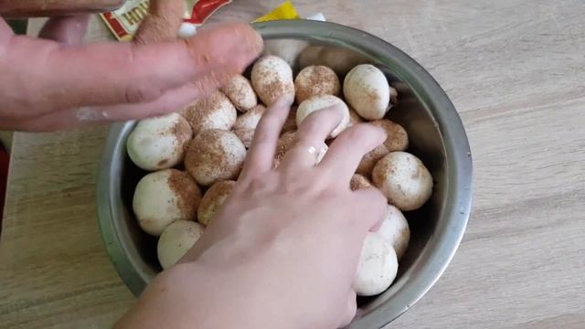 Готовим мясо с шампиньонами на решетке смотреть онлайн