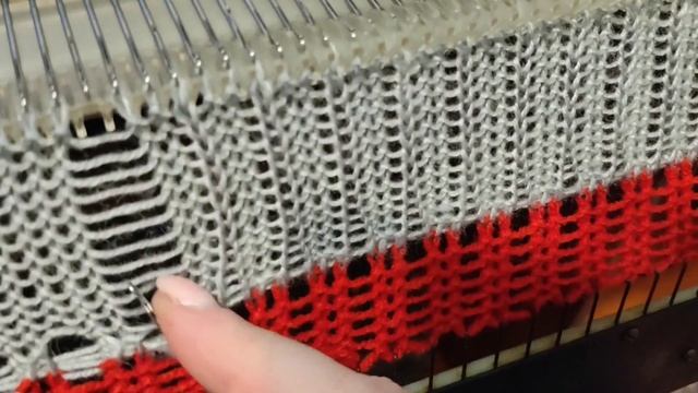 Первый джемпер на вязальной машине... мнооого лет спустя. Что получилось и как вязала) смотреть онлайн