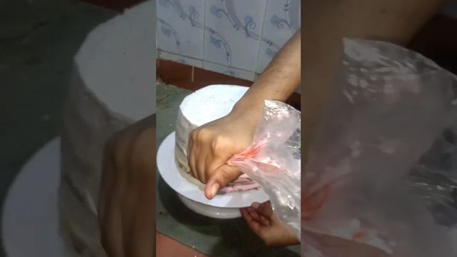 Enid Sinclair & Wednesday Addams Inspired Cake By @CakebySana 💕🖤💕🖤 #designercakes #wednesdayaddams