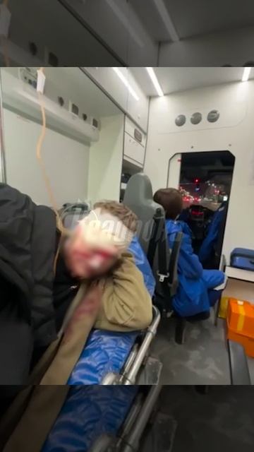 Осторожно, жестокие кадры! В Уфе трое вооруженных мужчин напали на семейную пару смотреть онлайн