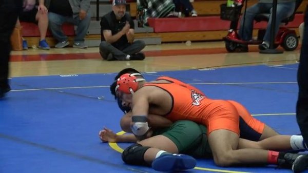 Boys Wrestling: Noah Tolentino vs Manny Aramburo