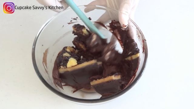 2 Ingredient Chocolate Buttercream NO Powdered Sugar! Pipes Like A DREAM! Silky Smooth No Grit!