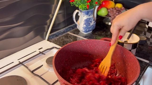 Вкусный домашний борщ 🤤❤️ #вкусноипросто #вкусныйборщ #борщрецепт #вкуснаяеда #овощи смотреть онлайн