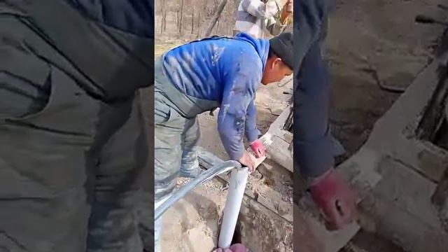 Аксы. Кубанычтуу кабар  Жаңгак айылынан артезиан суу чыкты