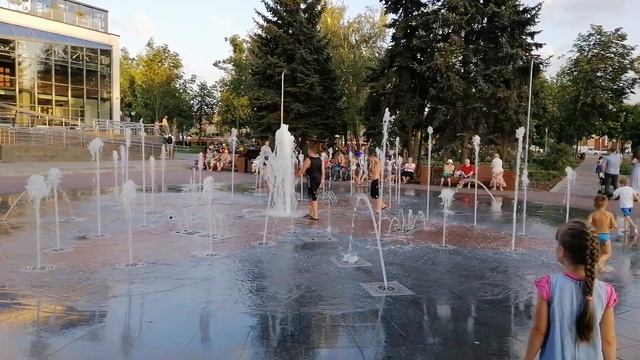 Фонтан. Мариуполь. Парк ''Веселка'' смотреть онлайн