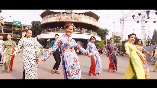 Cô Ba Sài Gòn- Áo dài COLORIZED- Be You, be Colorized смотреть онлайн