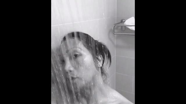 MTF Transgender Woman In My Shower Room смотреть онлайн