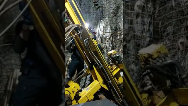 Буровой станoк Atlas Copco - EPIROC U6 Diamec смотреть онлайн