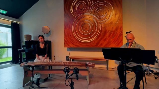 Riley Lee & Naoko Kikuchi – Emu смотреть онлайн