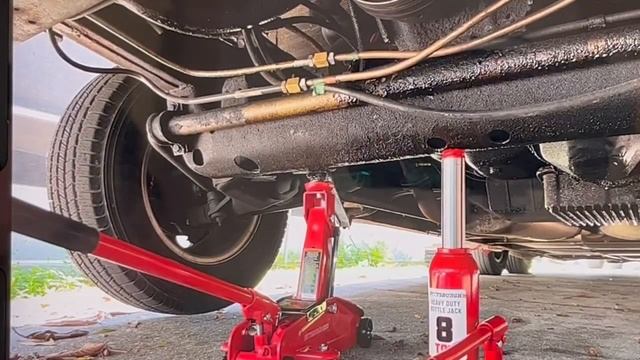 How To Jack Up Your GMC Motorhome смотреть онлайн
