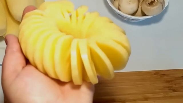 ГЕНИАЛЬНО - КАРТОФЕЛЬНЫЕ СПИРАЛЬКИ!!! На праздник быстро и из доступных продуктов!!! смотреть онлайн