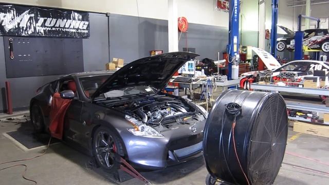 Uprev Tuning a turbocharged Nissan 370Z смотреть онлайн