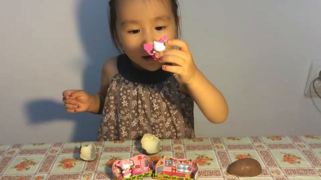 Открываем 6 киндер сюрпризов - Open 6 Kinder surprises смотреть онлайн