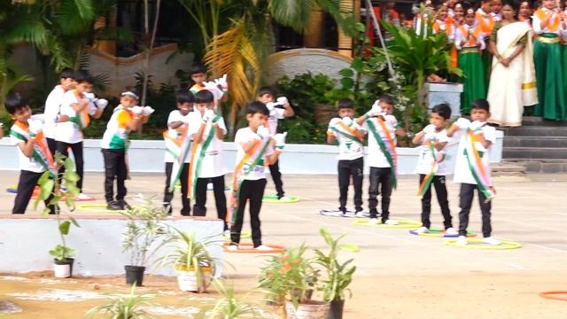 Suno Gaur Se Duniya Walo Dance SNPSchool and Netaji School Hospet 75th Independence Day Celebration смотреть онлайн