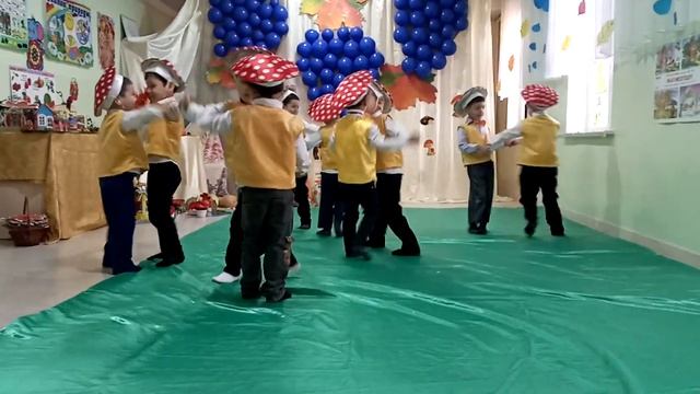 ДЕТСКИЙ ТАНЕЦ "МУХОМОРЫ" смотреть онлайн