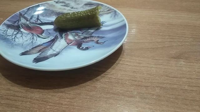 ем огурец и запиваю молоком смотреть онлайн