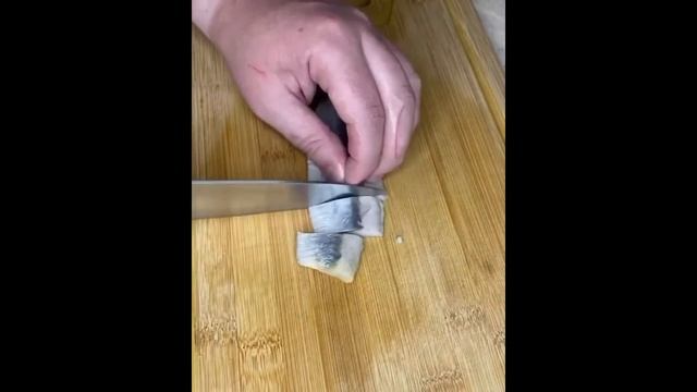 Когда ты взрослый мужик, но тоже хочешь вкусняшек  Смотреть со звуком