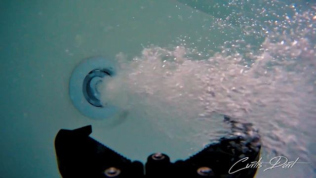 Fifish V6s and V6 Expert Maintenance in a spa SLOW MOTION смотреть онлайн