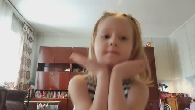 Танец под песню "До, Ре, Ми" - Эмилия смотреть онлайн