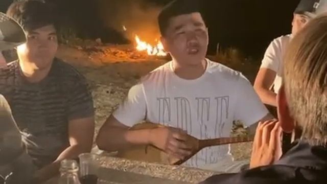 «Кешірші Анашым» Кайнар Алагозов #қазақша #өлең #қазақшаәндер #поэзия