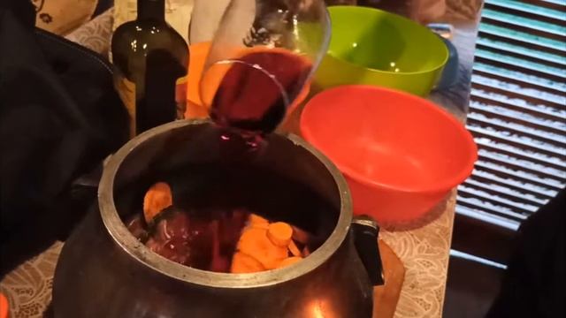Яловичий гуляш в афганському казані смотреть онлайн