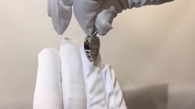 The pendant "Gold heart" смотреть онлайн