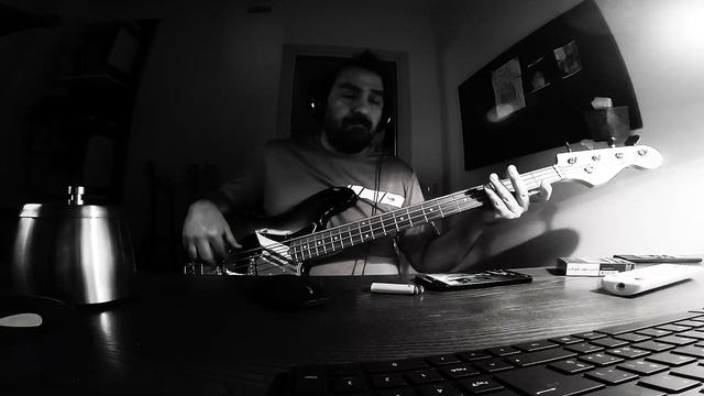La rappresentante di lista ciao ciao bass cover смотреть онлайн