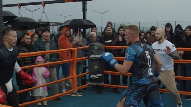 ТАЙСКИЙ БОКСЕР против БОКСЕРА !!! смотреть онлайн