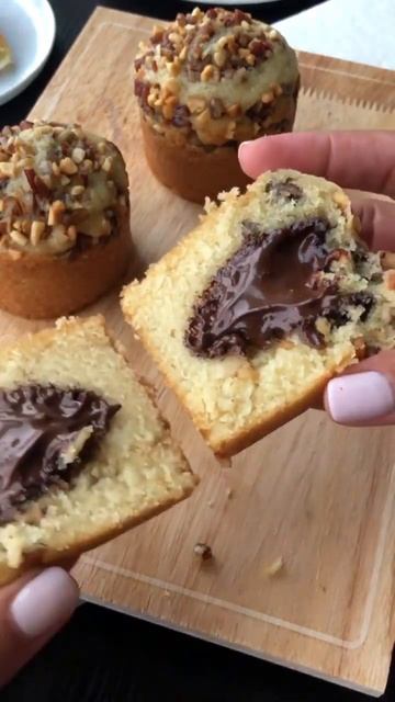 Chocolate truffle cake with hazelnut crunchfull recipe in description box 👇 PLEASE SUBSCRIBE #short смотреть онлайн