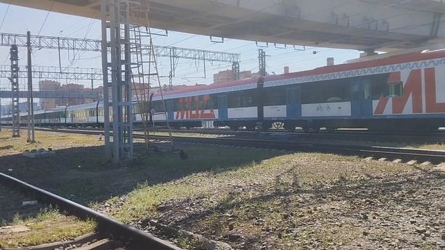 Электропоезд Иволга ЭГ2Тв-007 прибывает на станцию Щербинка смотреть онлайн