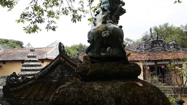 Temple of Tu Hieu Near Hue Visited During Buddha's Birthday смотреть онлайн